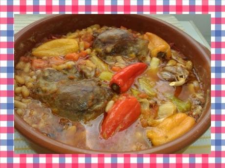 GALTAS DE CERDO CON  JUDIAS BLANCAS ESTOFADAS