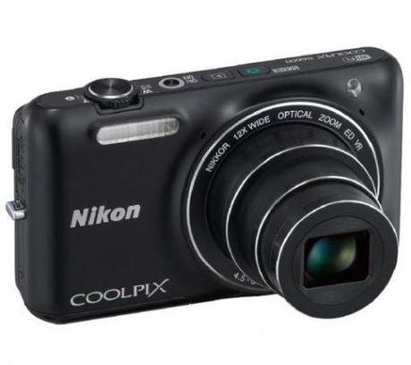Nikon Coolpix S6600 ladeada
