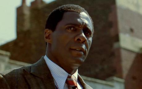 'Mandela: Del mito al hombre', 60 años de hechos trascendentales, superficiales en la pantalla