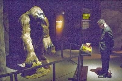 GIGANTOPITHECUS,EL MONO MÁS GRANDE DE TODA LA HISTORIA