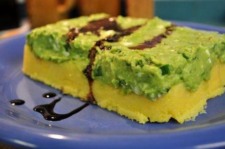 pastel-de-aguacate-y-polenta-