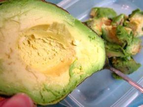 Pastel de aguacate y polenta.