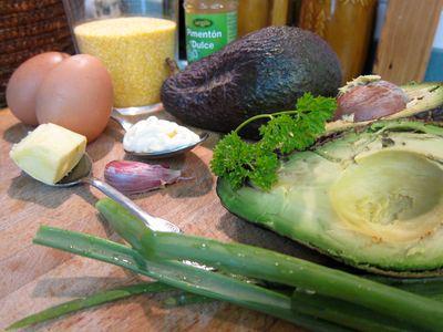 pastel-de-aguacate-y-polenta-