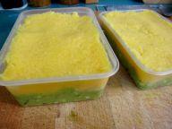 Pastel de aguacate y polenta.