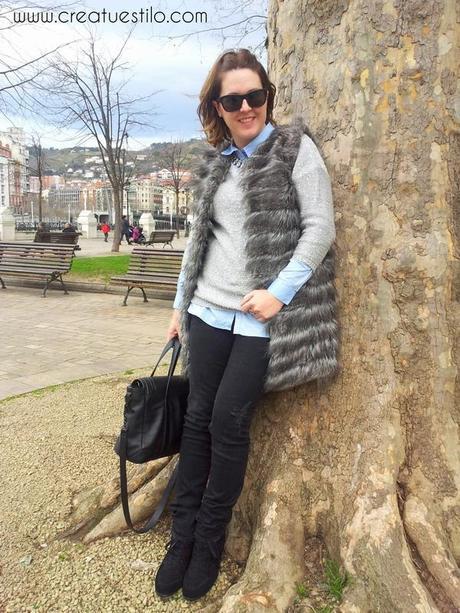 Look con chaleco de pelo gris (2)