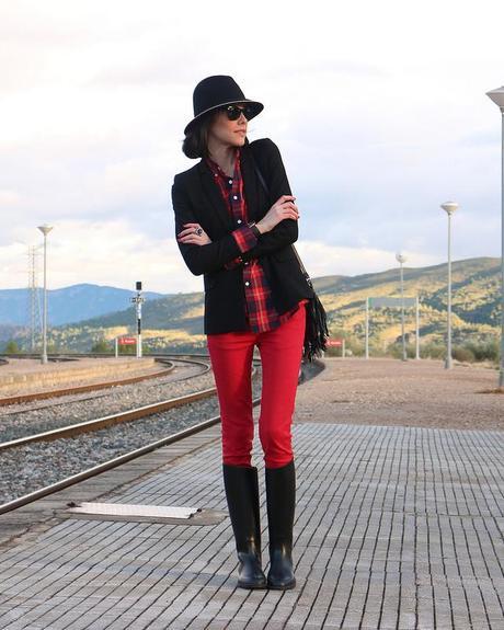 Con botas de agua (wellies boots)