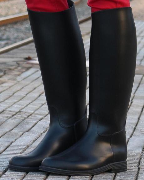 Con botas de agua (wellies boots)