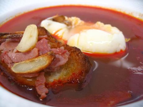 SOPA DE AJO CON JAMÓN Y HUEVO ESCALFADO / GUISO DE TERNERA CON SALSA DE VINO TINTO