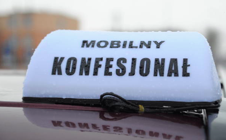 En Polonia los confesionarios van, literalmente, a los fieles.