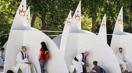 En Polonia los confesionarios van, literalmente, a los fieles.