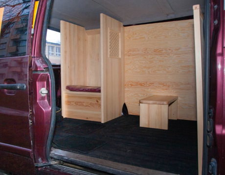 En Polonia los confesionarios van, literalmente, a los fieles.