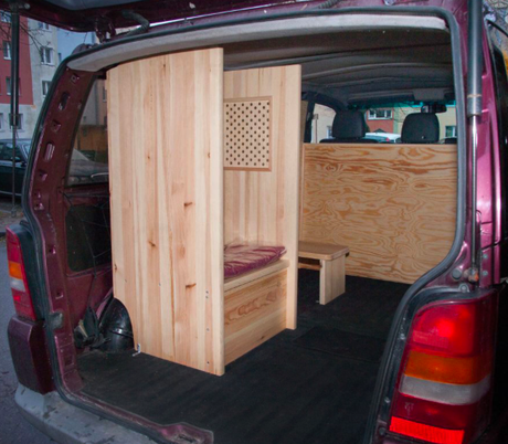 En Polonia los confesionarios van, literalmente, a los fieles.