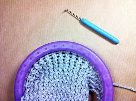 Proceso cómo tejer calentador o polaina de lana con telar circular