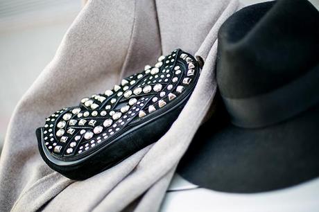 OUTFITS, slimane, mango touch, suiteblanco, black outfit, total black, bohochic, hats, sombreros ala, long coat, sales, zara, lace, emporio armani, cristina blanco, guia de estilo, spanish fashion blog, ootd, guiadeestilo