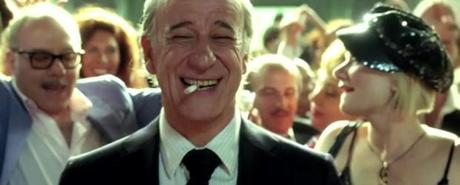 Hacía tres años que no iba al cine. El otro día he vuelto a hacerlo. Y he de reconocer que el esfuerzo ha merecido la pena. Fui a ver “La grande belleza”, última película de Paolo Sorrentino. Me he reconciliado bastante con la “grande sala”. Considero a Sorrentino un genio...