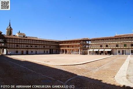 NOsóloTURISTAlcalá: Bella muestra de arquitectura popular castellana en la Plaza Mayor de Tembleque (Toledo/Castilla-La Mancha).