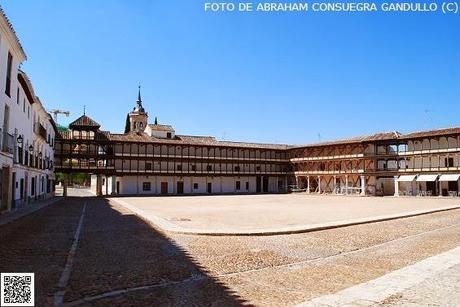 NOsóloTURISTAlcalá: Bella muestra de arquitectura popular castellana en la Plaza Mayor de Tembleque (Toledo/Castilla-La Mancha).