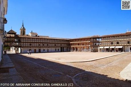 NOsóloTURISTAlcalá: Bella muestra de arquitectura popular castellana en la Plaza Mayor de Tembleque (Toledo/Castilla-La Mancha).