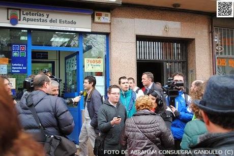 LOTERÍAlcalá: El año pasado por hoy 22 de Diciembre el Gordo de la Lotería de Navidad 2012 se paseó y se quedó en la Ciudad de Alcalá de Henares... y de qué manera!!!! Enhorabuena a l@s agraciad@s en el sorteo de este año 2013. MUCHA SALUD!!!!