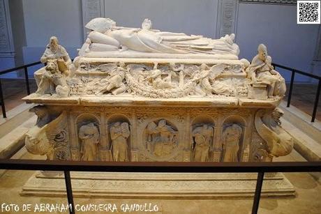 CISNERIANAlcalá: EL SUEÑO DE CISNEROS. Ineludible visita a la recién restaurada Capilla de San Ildefonso y a su exposición sobre la Biblia Políglota Complutense en la antesala de su V Centenario 1514/2014. Además, la Universidad de Alcalá UAH acaba de ...