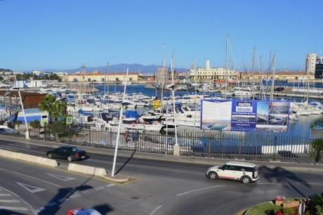 El puerto de Ceuta, punto africano de cruce a la península ibérica, y por ende, a Europa