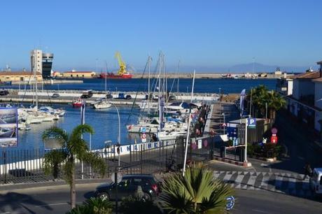 El puerto de Ceuta, punto africano de cruce a la península ibérica, y por ende, a Europa