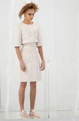 Chanel recorre la Alta Costura con deportivas en París Chanel recorre la Alta Costura con deportivas en París