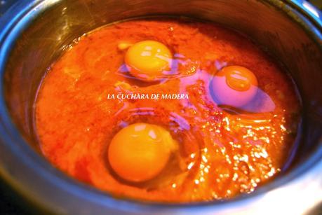 HUEVOS REVUELTOS CON TOMATE