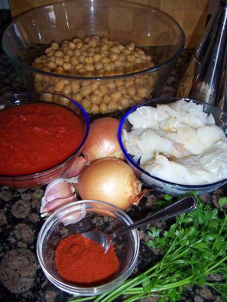 GARBANZOS CON BACALAO Y TOMATE