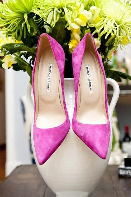 Novias con zapatos color rosa