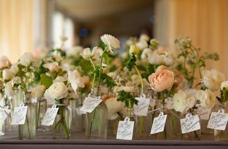 Organizar a los invitados con flores