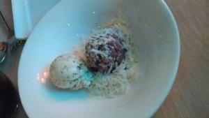 Llega 80 grados a Malasaña steak tartare con helado de wasabi