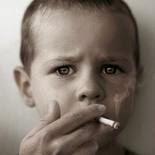 Les decimos a los niños que no fumen. Entonces, ¿por qué fumamos?