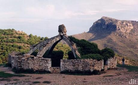 CAVA ARQUEJADA