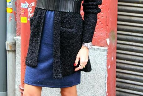 vestido azul y negro con botines vestido azul y negro con botines