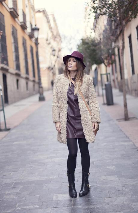 street style barbara crespo barrio de las letras madrid zara leather dress hat fashion blogger outfit