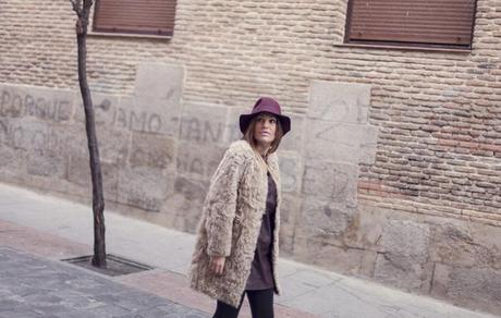 street style barbara crespo barrio de las letras madrid zara leather dress hat fashion blogger outfit