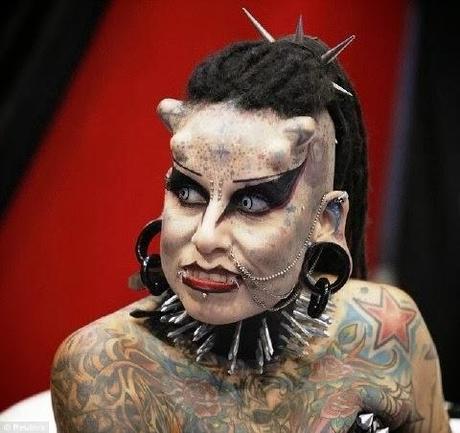 Mujer con más tatuajes del mundo
