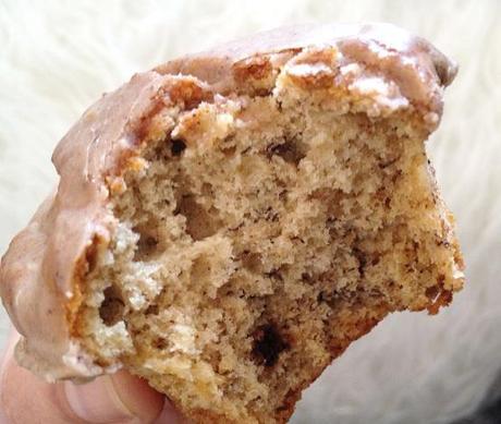 recetas delikatissen receta de aprovechamiento plátanos postres rápidos caseros muffins de plátano receta muffins con frutas caseras glaseado de canela receta blog de recetas postres faciles 