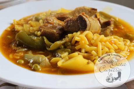 FIDEOS CON COSTILLEJAS (COSTILLA)