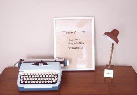 Tus propias pizarras decorativas con marcos de fotos