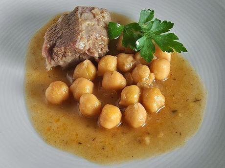 Garbanzos con costillas