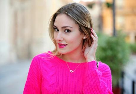 Street style fucsia neon