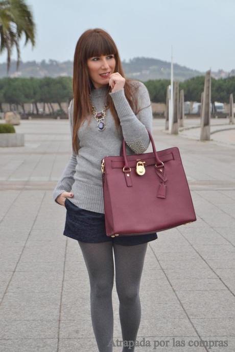 AZUL, GRIS Y GRANATE