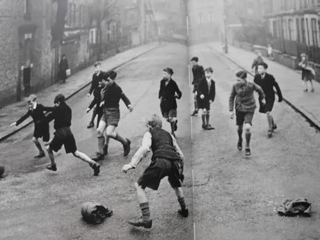 El fútbol en la calle y su reglamento