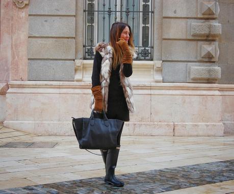 LBD & Chaleco Pelo & Hunter Boots
