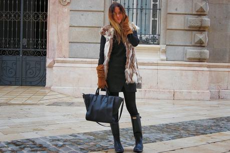 LBD & Chaleco Pelo & Hunter Boots