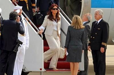 Presidenta Cristina llega a Cuba.