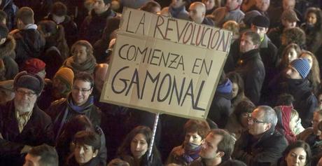La revolución comienza en Gamonal: “Nos robaron hasta el miedo”.
