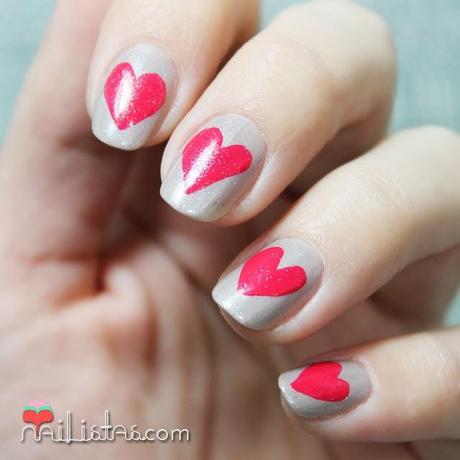 Manicura de Sal Valentín, nail art romántico
